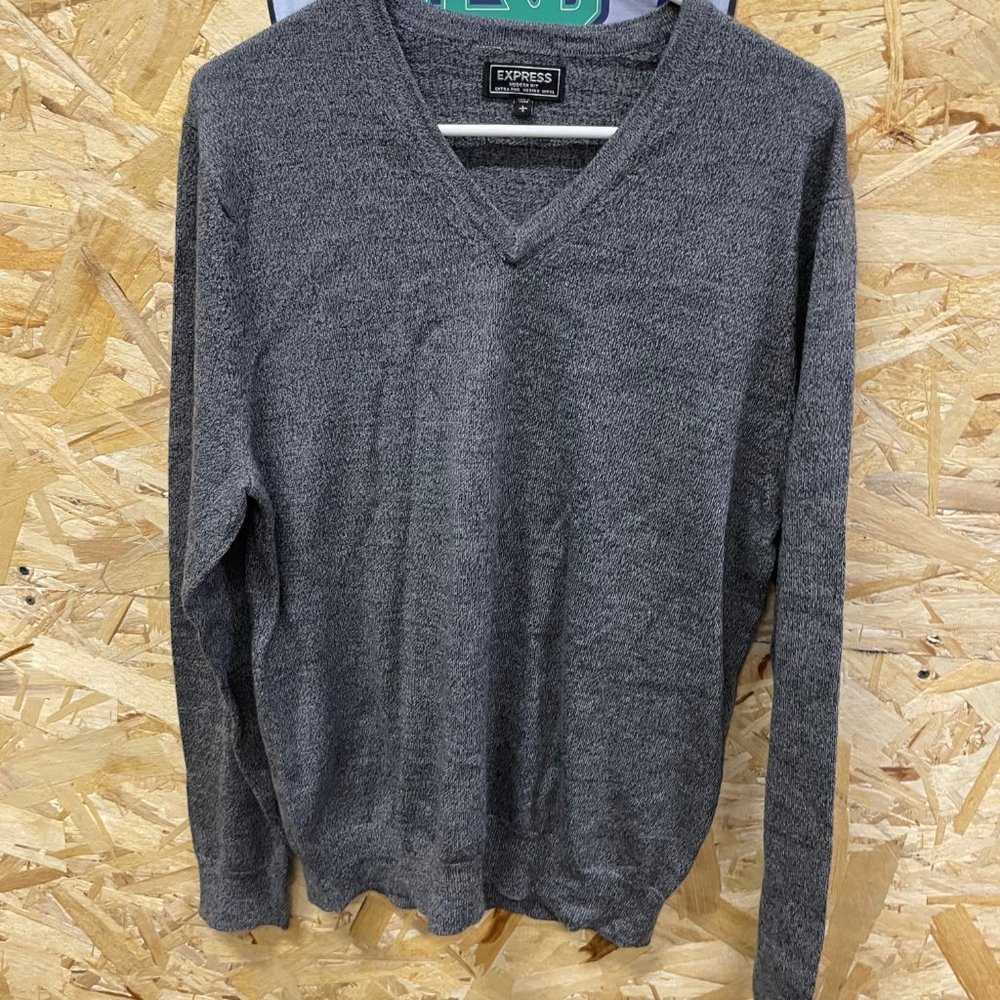 EXPRESS MENS VNECK SWEATER